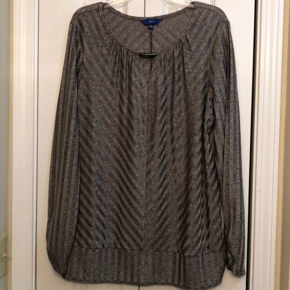 Beautiful Blouse!! - Picture 1 of 4